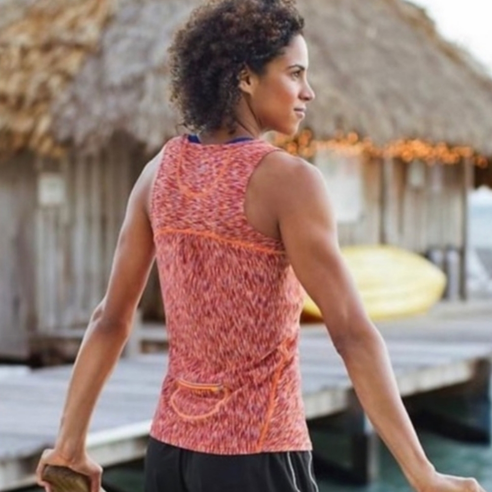 Athleta Watermelon Pop Space Dye, ruched sides, zipper pocket in back Sz S